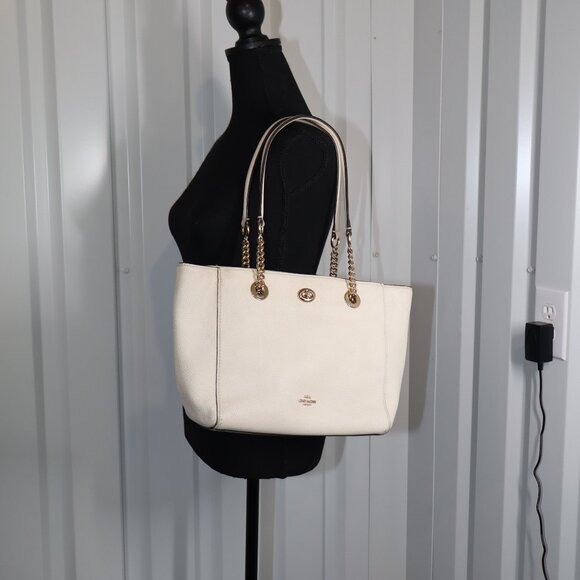 Coach Turnlock Chain Tote 27 White Leather Black Interior Gold Hardware 57107 - Picture 13 of 13